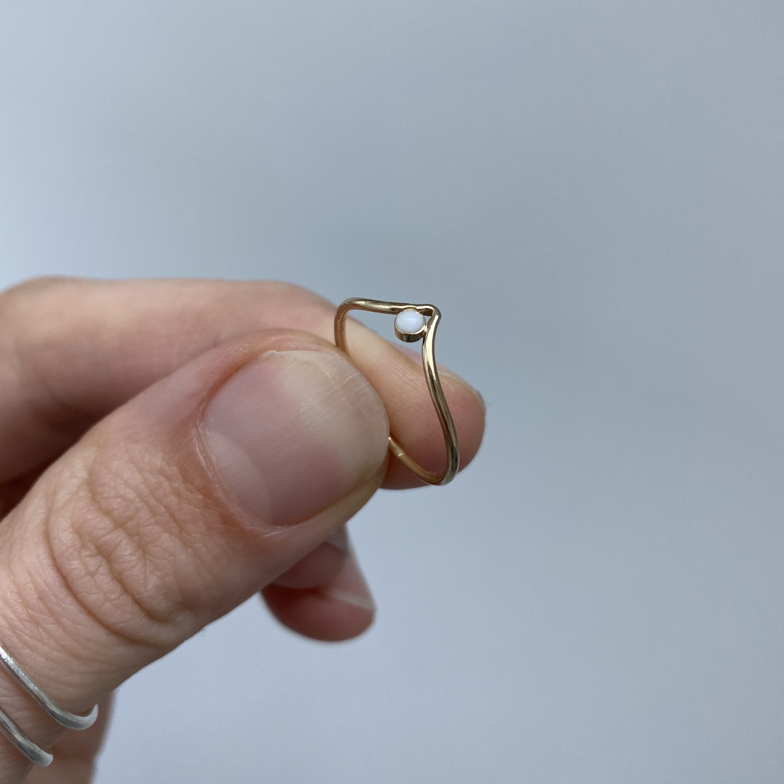 Bague V 2mm or rempli
La dernière goutte